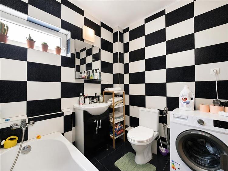 Apartament cu 2 camere decomandat în Sânmartin