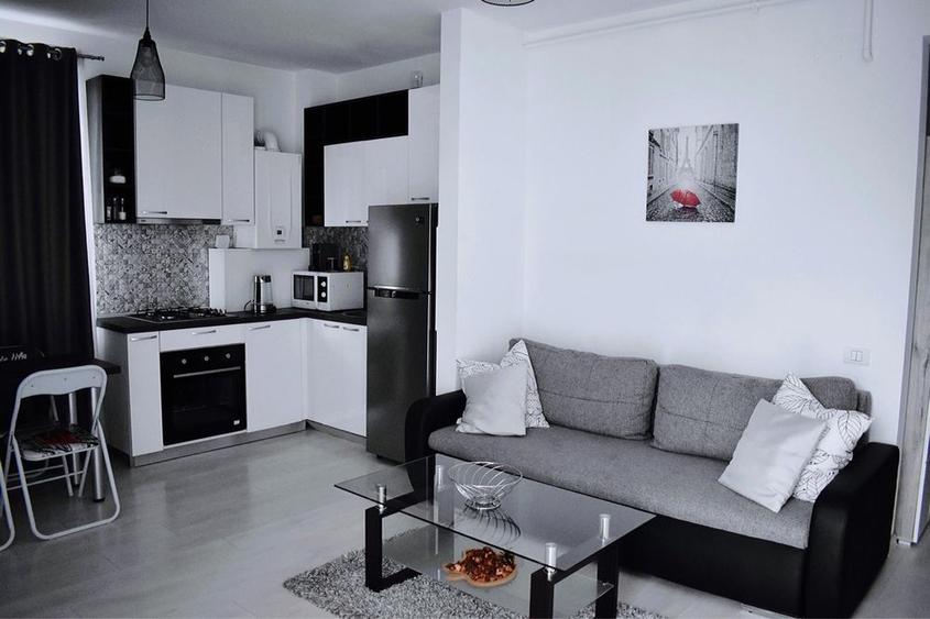 Apartament cu 2 camere decomandat în Central