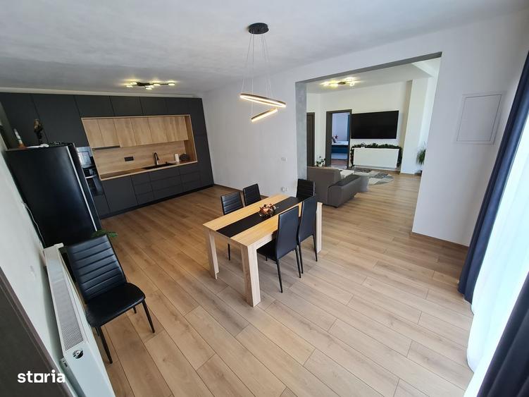 Casă cu 4 camere decomandat în Central