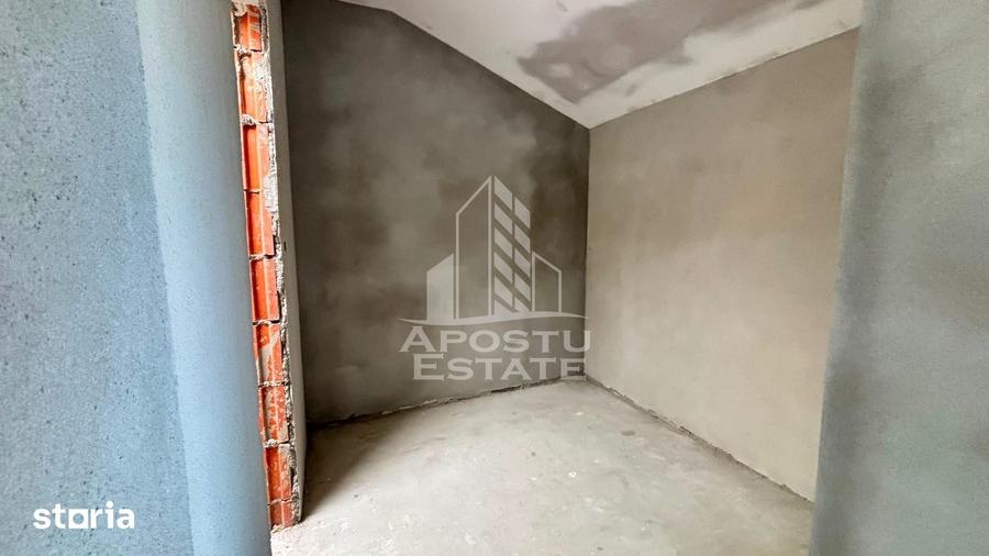 Casă cu 4 camere cu Teren 333 Mp în Lipovei