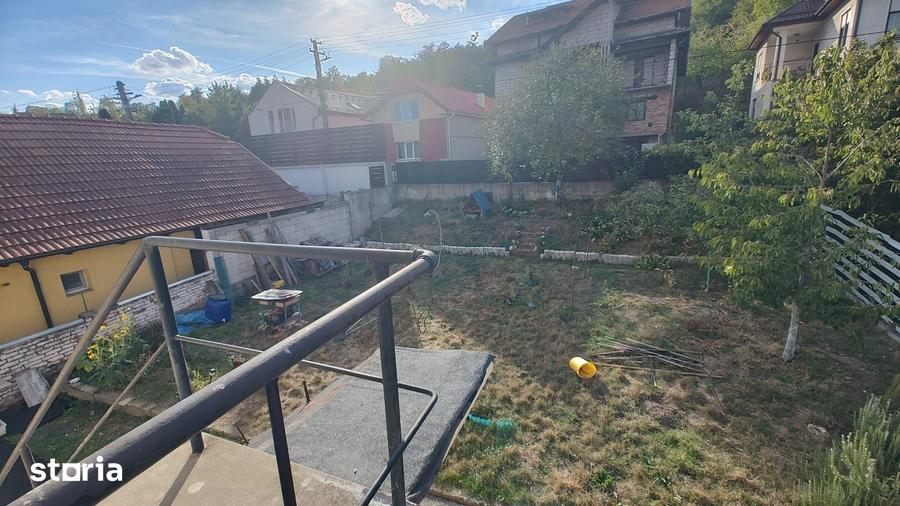 Casă cu 3 camere cu Teren 497 Mp în Central