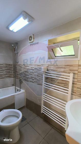 Casă cu 3 camere decomandat cu Canalizare în Nord