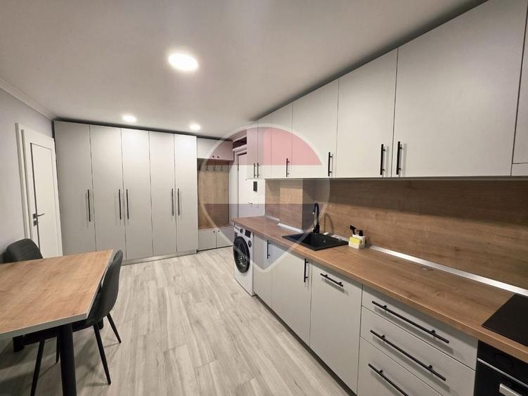 Apartament cu 2 camere semidecomandat, mobilat în Micălaca