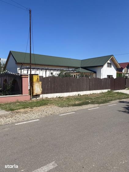 Casă cu 4 camere cu Teren 400 Mp în Central