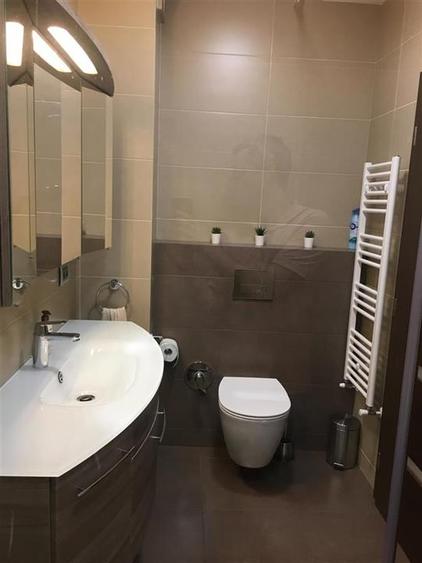 Apartament cu 3 camere decomandat, mobilat în Calea Dumbrăvii
