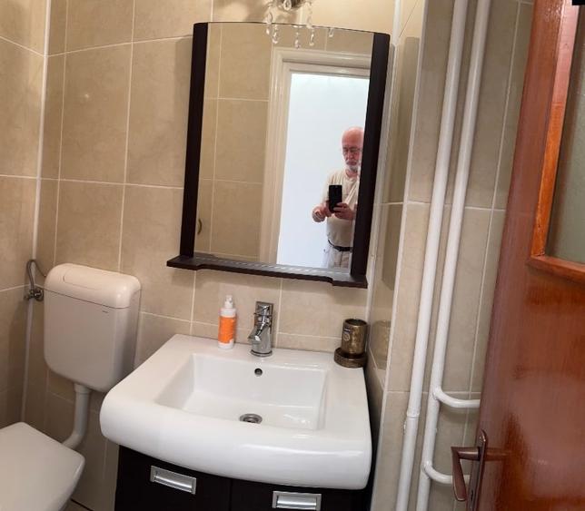 Apartament cu 3 camere decomandat, mobilat în Decebal