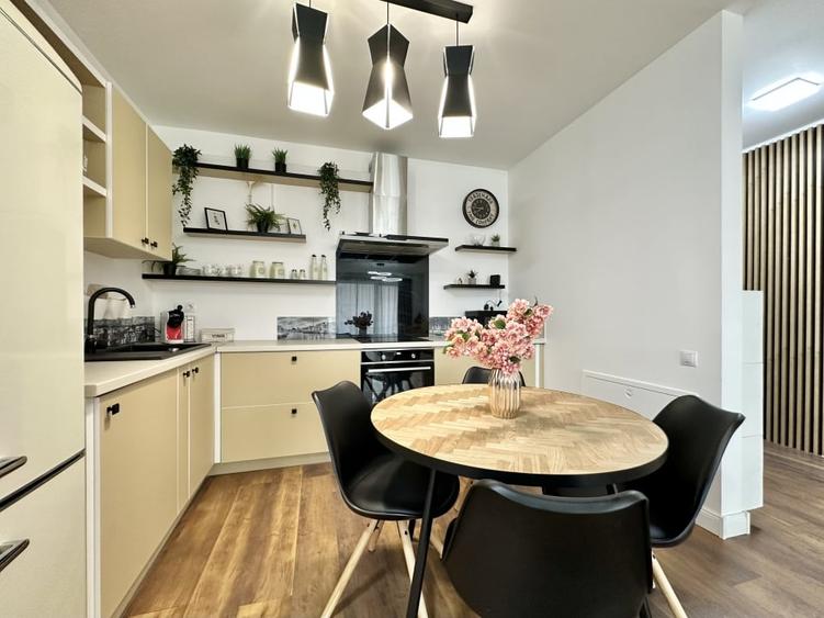 Apartament cu 2 camere semidecomandat, mobilat în Zorilor