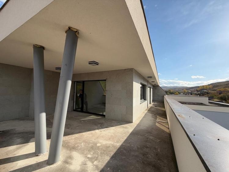Apartament cu 3 camere semidecomandat în Mănăștur