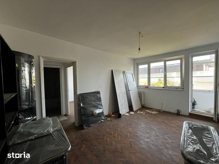 Apartament cu 2 camere semidecomandat în 1 Mai