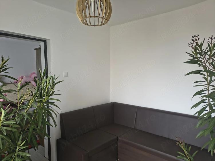 Casă cu 4 camere cu Teren 2500 Mp în Central