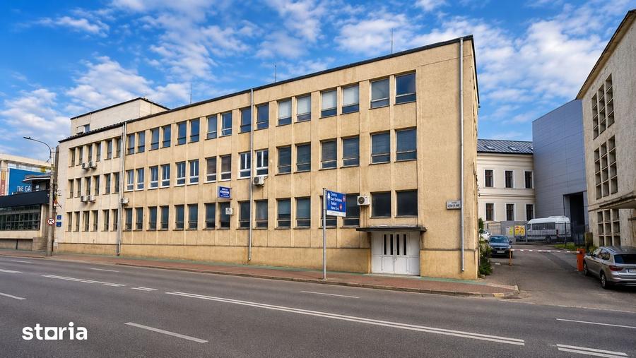 Spațiu comercial, de 1,000 mp, în Central