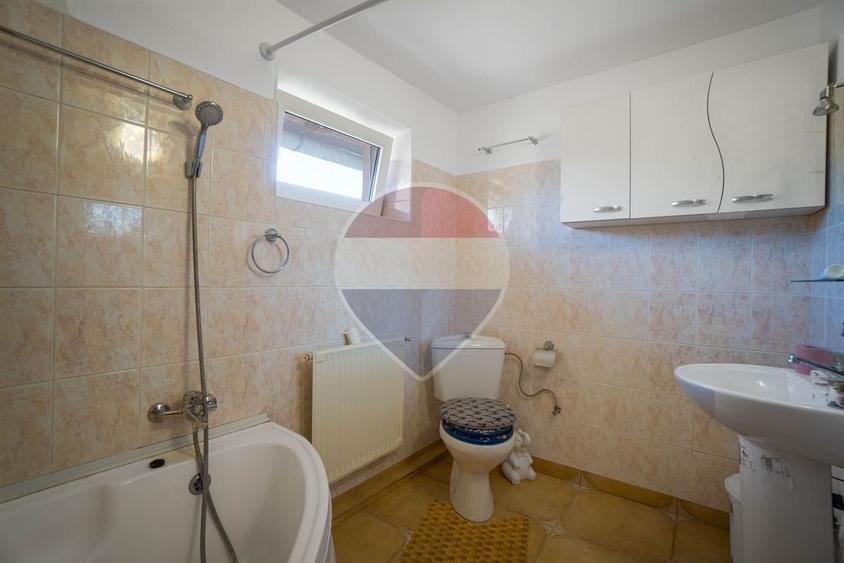 Apartament cu 4 camere decomandat, mobilat în Centrul Civic