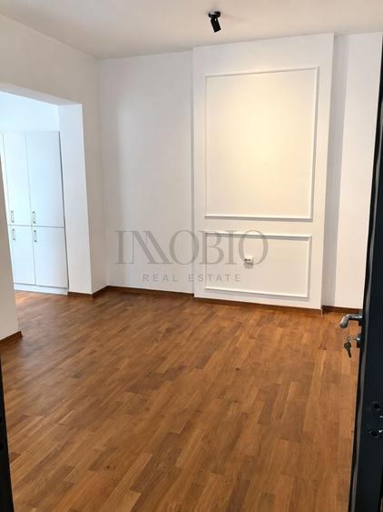 Casă individuală cu 10 camere cu Canalizare în Aviatorilor