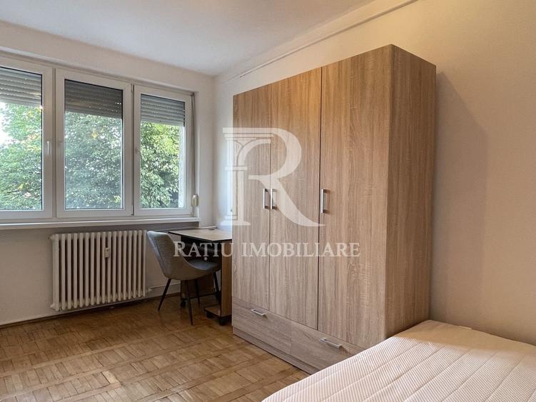 Apartament cu 3 camere semidecomandat, mobilat în Centru Civic