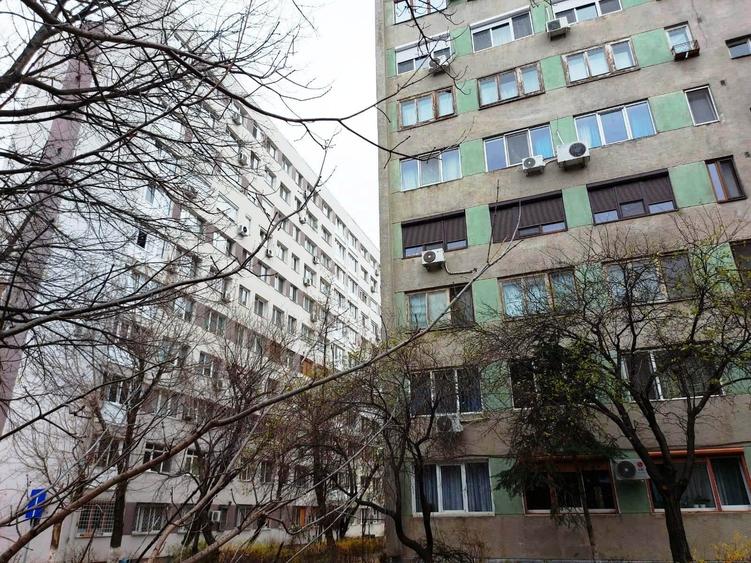 Apartament cu 3 camere semidecomandat în Gorjului