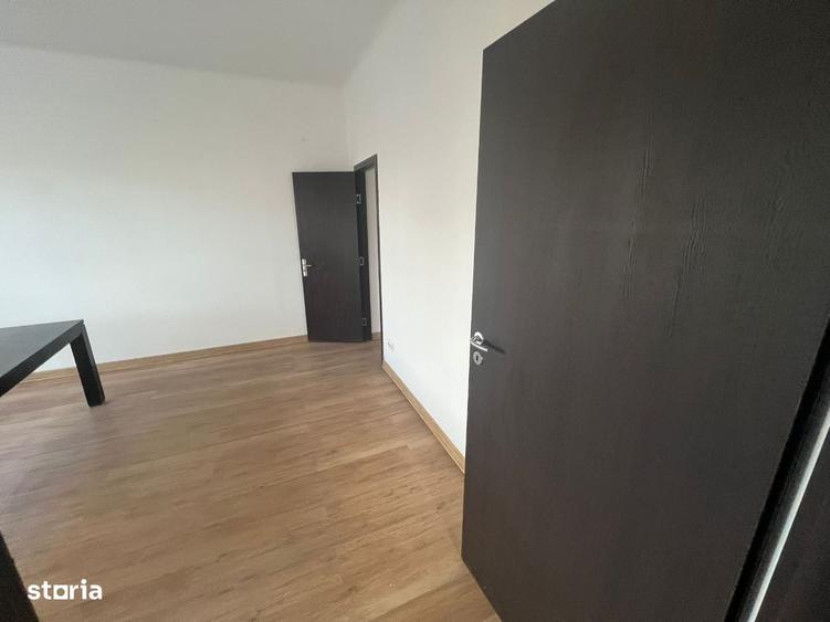 Apartament cu 4 camere în Victoriei