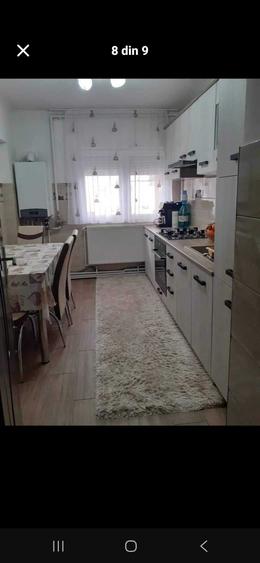 Apartament cu 3 camere decomandat în Micro 16