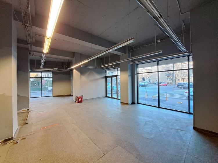 Spațiu comercial, de 143.0299987793 mp, în Vitan Mall