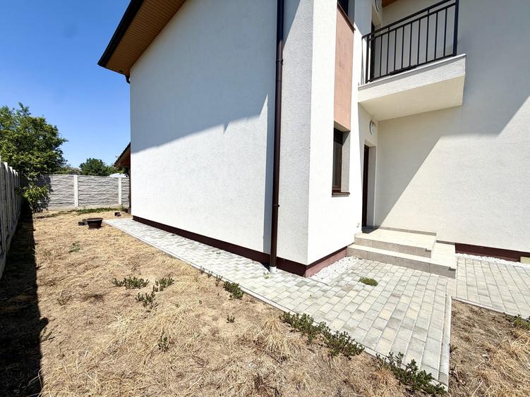 Duplex cu 4 camere cu Teren 240 Mp în Sânandrei