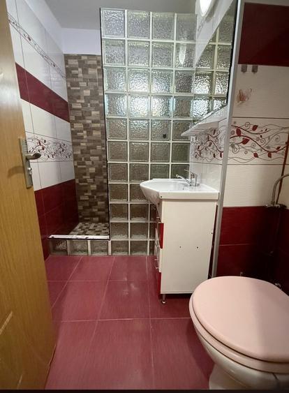 Apartament cu 2 camere decomandat în Republicii
