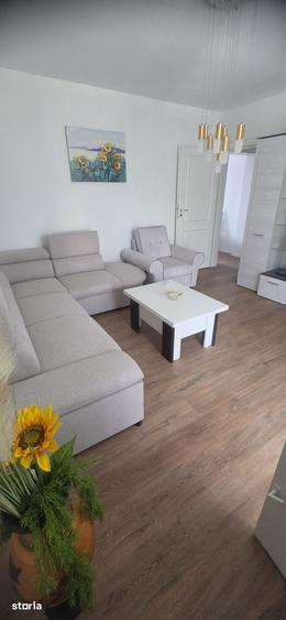 Apartament cu 3 camere în Policlinica