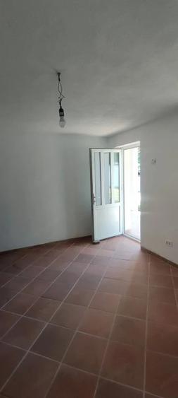 Casă cu Teren 2500 Mp în Central