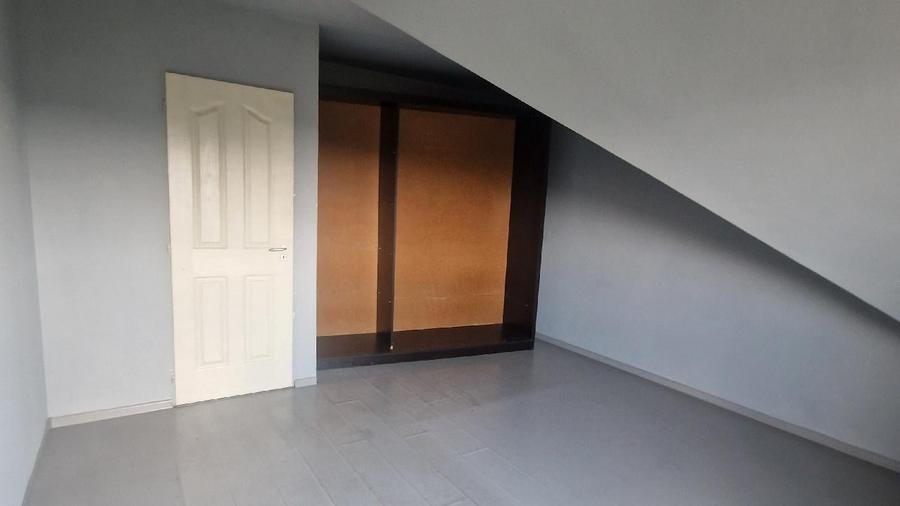 Apartament cu 3 camere decomandat în Sud