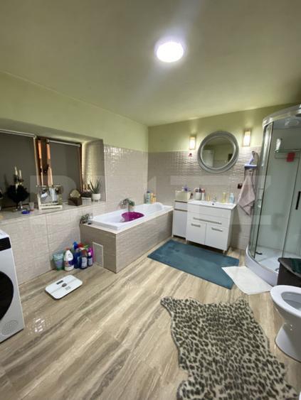 Casă cu 3 camere cu Teren 3687 Mp în Livezile