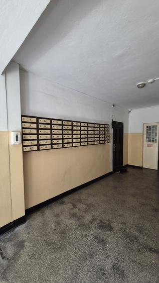 Garsonieră nedecomandată, mobilată în CET