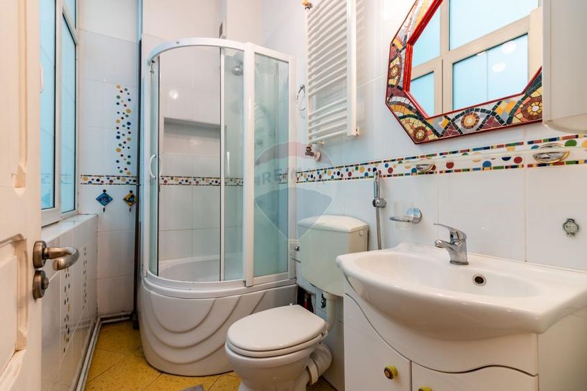 Apartament cu 4 camere decomandat, mobilat în P-ța Amzei