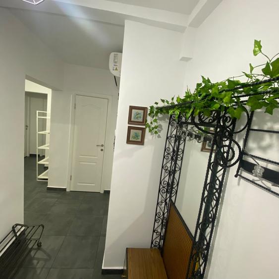 Apartament cu 3 camere decomandat, mobilat în Pantelimon