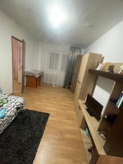 Apartament cu 2 camere semidecomandat în Valea Rosie