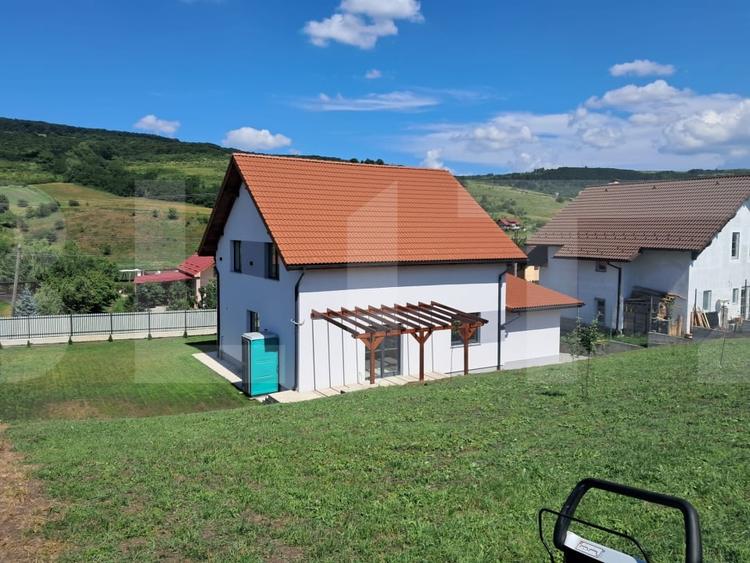 Casă individuală cu 5 camere cu Canalizare în Popești