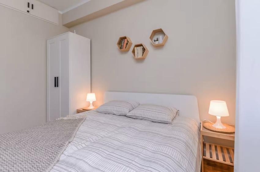 Apartament cu 2 camere decomandat în Titan