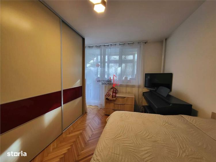 Apartament cu 3 camere semidecomandat, mobilat în Titan — fotografia 3