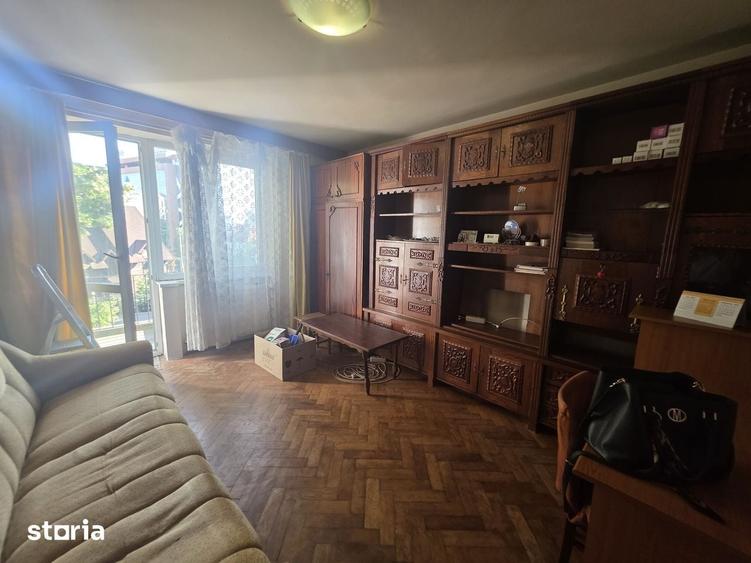 Se vinde apartament 2 camere zona Afi Mall decomandat, de renovat - 12