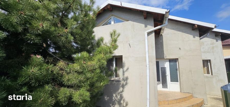 Casă cu 3 camere cu Teren 544 Mp în Central