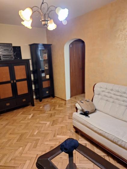 Apartament cu 2 camere semidecomandat, mobilat în Drumul Taberei — fotografia 3
