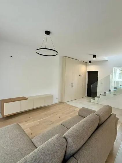 Duplex cu 2 camere cu Canalizare în Exterior Sud