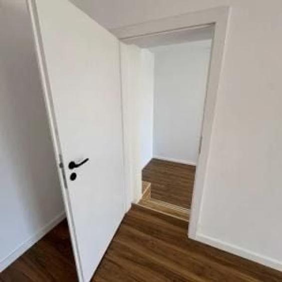 Apartament cu 3 camere semidecomandat în Parcul Carol