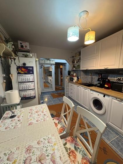 Apartament 3 camere, 67 mp, zona Hotvon - 2