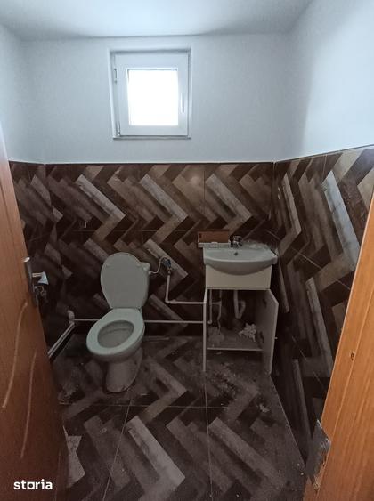 Spațiu comercial, de 200 mp, în Central