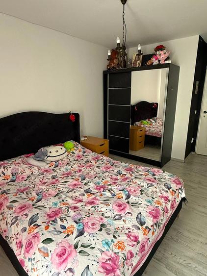 Apartament cu 3 camere decomandat în Lazaret
