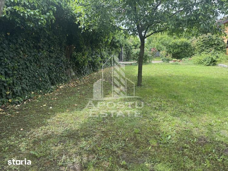 Casă cu 7 camere cu Teren 1752 Mp în Ghiroda