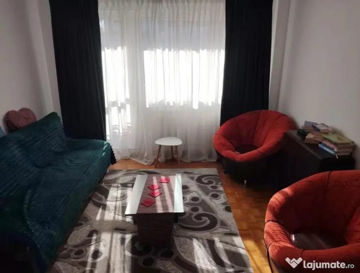 Apartament cu 3 camere semidecomandat în Astra