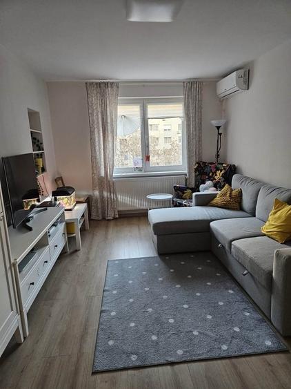 Apartament cu 3 camere decomandat în Drumul Taberei