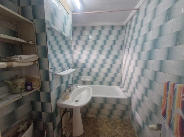 Apartament cu 3 camere decomandat în Drumul Taberei