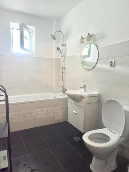 Apartament cu 2 camere semidecomandat în Florești