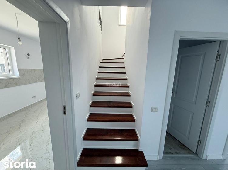 Casă cu 5 camere cu Teren 250 Mp în Valea Lupului
