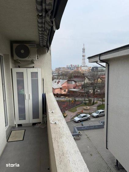 Apartament cu 3 camere decomandat în Văcăresti